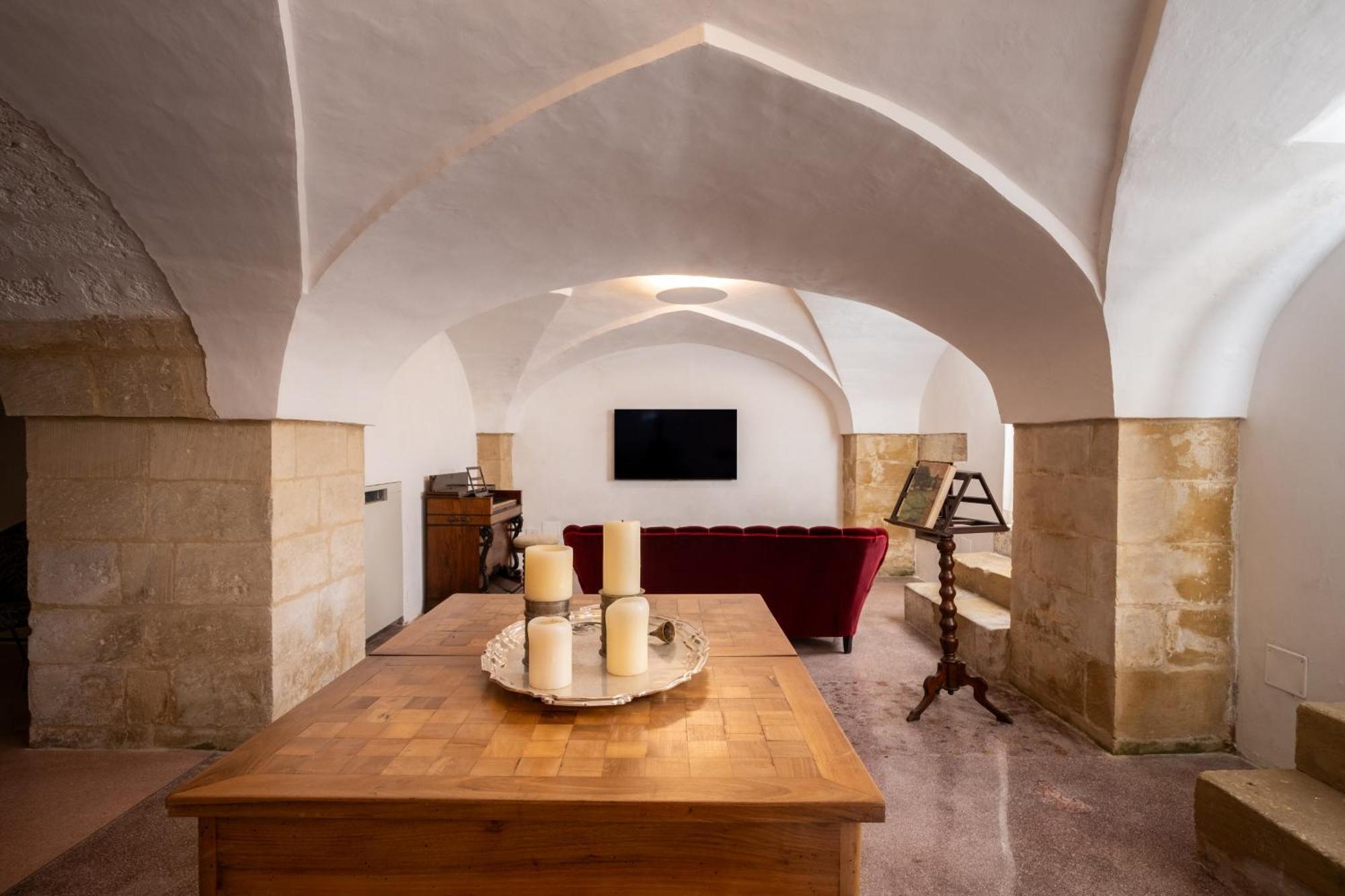 Dimora Del Vescovo Art Boutique Hotel Minervino di Lecce Luaran gambar