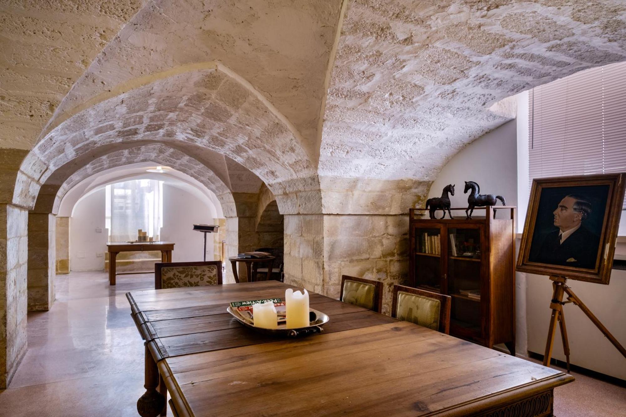 Dimora Del Vescovo Art Boutique Hotel Minervino di Lecce Luaran gambar